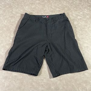 Quik Silver Black and White Striped Zip Up Shorts sz 30